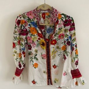 Alice + Olivia top. Gorgeous floral. Size M
